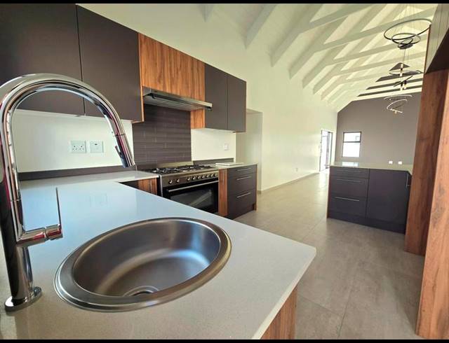 3 BEDROOM HOUSE FOR SALE IN BRITANNIA BAY